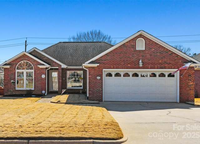 Property at 1911 Connemara Ct, Gastonia, NC 28054, 3 beds, 2 baths