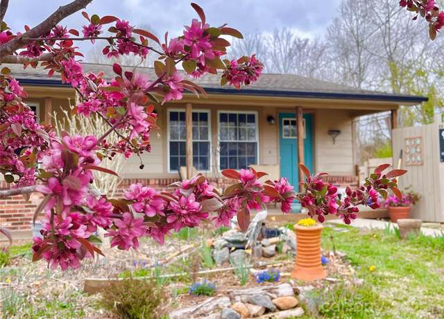 Property at 40 Eastover Dr, Asheville, NC 28806, 2 beds, 1 bath