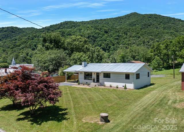 Property at 263 & 273 Stagger Weed Rd, Bakersville, NC 28705, 5 beds, 2 baths