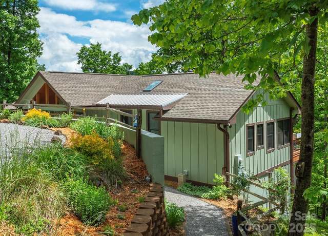 Property at 201 Ruffed Grouse Ln, Waynesville, NC 28786, 2 beds, 2.5 baths