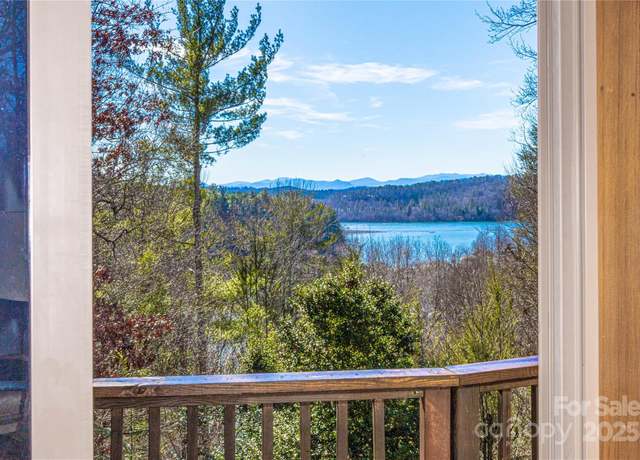 Property at 950 Black Forest Dr, Marion, NC 28752, 4 beds, 4.5 baths
