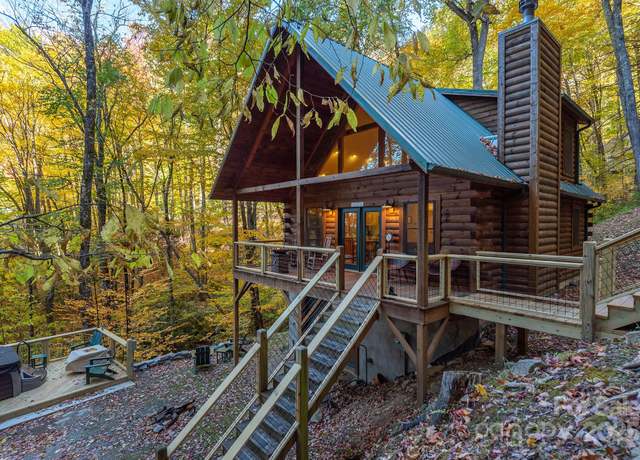 Property at 100 Candlemaker Trl, Maggie Valley, NC 28751, 2 beds, 2 baths