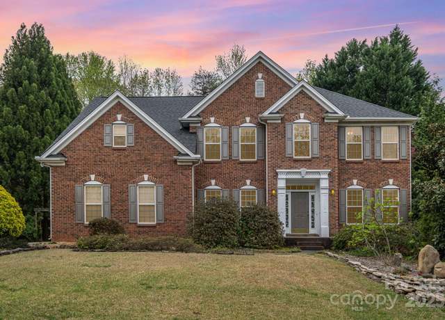 Property at 2620 Shady Reach Ln, Charlotte, NC 28214, 4 beds, 2.5 baths