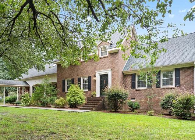 Property at 1774 Highway 55 Hwy E, Clover, SC 29710, 4 beds, 2.5 baths