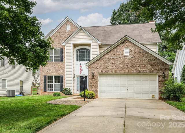 Property at 16017 Woodcote Dr, Huntersville, NC 28078, 4 beds, 2.5 baths