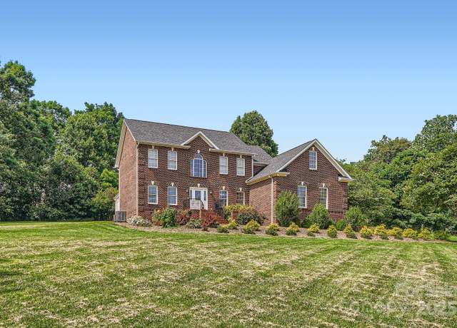 Property at 1185 Willow Creek Dr, Newton, NC 28658, 4 beds, 2.5 baths