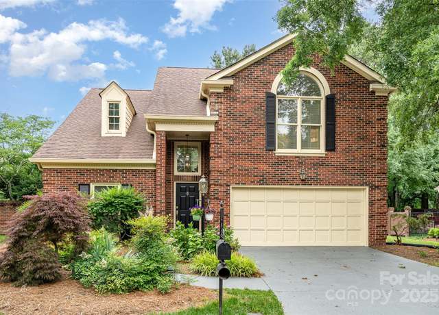 Property at 7031 Walton Heath Ln, Charlotte, NC 28277, 3 beds, 2.5 baths