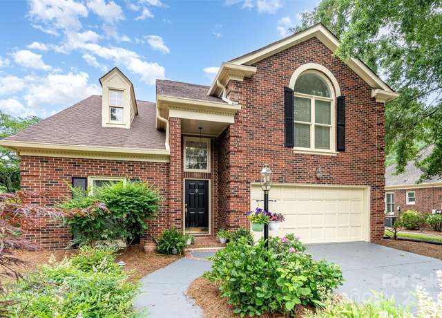 Property at 7031 Walton Heath Ln, Charlotte, NC 28277, 3 beds, 2.5 baths