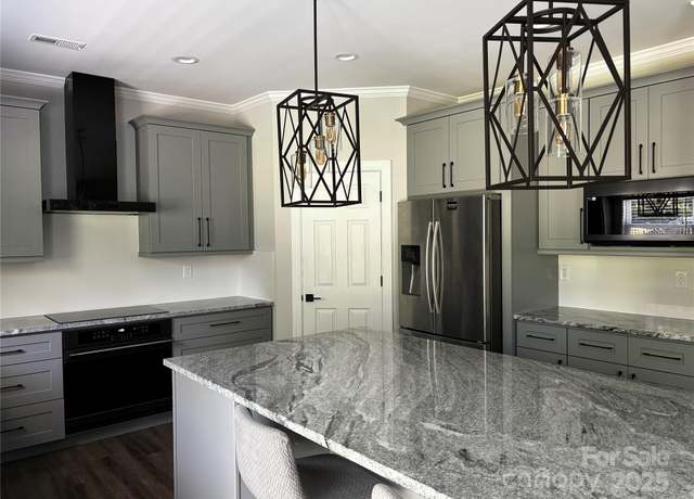 Property at 6518 Blackwood Ln, Waxhaw, NC 28173, 3 beds, 2.5 baths