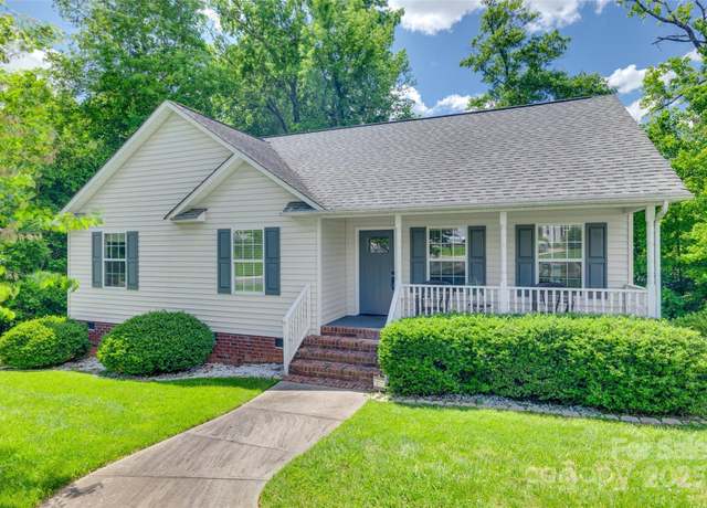 Property at 735 Shuttles Way, Fort Mill, SC 29715, 3 beds, 2 baths