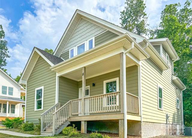 Property at 11 Berry Crest Ln, Arden, NC 28704, 3 beds, 2.5 baths