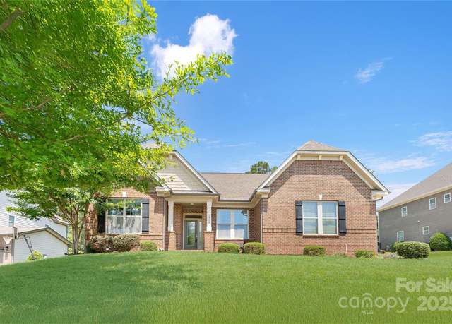 Property at 1906 Pensco Pond Ct, Waxhaw, NC 28173, 6 beds, 3.5 baths