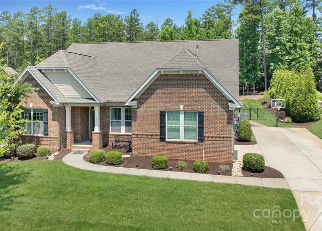 Property at 1906 Pensco Pond Ct, Waxhaw, NC 28173, 6 beds, 3.5 baths