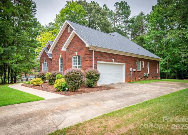 Property at 2518 Wellesbourne Ln, Sherrills Ford, NC 28673, 4 beds, 3 baths