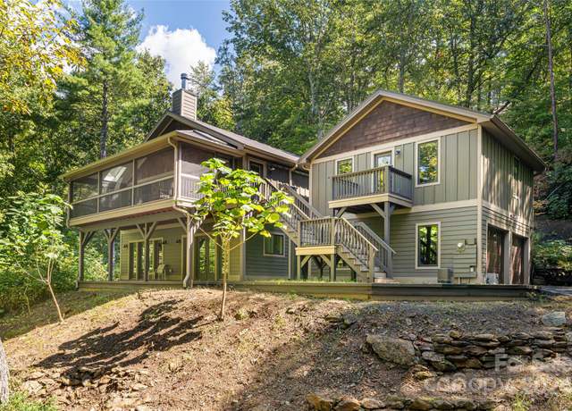 Property at 111 Eastmoor Dr, Asheville, NC 28805, 3 beds, 3.5 baths