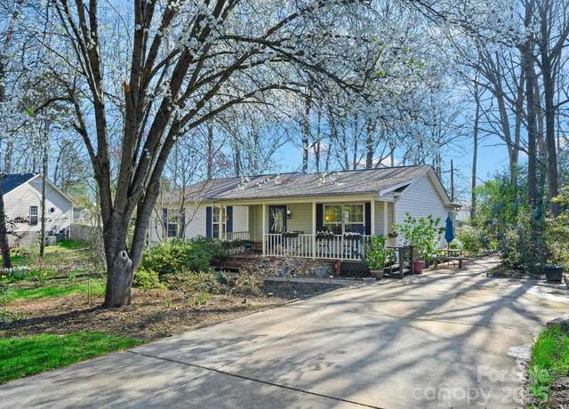 Property at 1906 Overhill Dr, Monroe, NC 28110, 3 beds, 2 baths