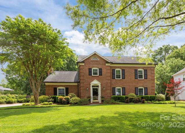 Property at 4611 Cringle Ct, Charlotte, NC 28226, 4 beds, 2.5 baths