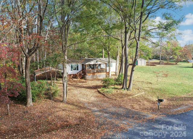 Property at 710 Lakedale Dr, Clover, SC 29710, 3 beds, 2 baths