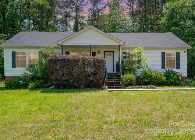 Property at 321 Woodcrest Dr, York, SC 29745, 3 beds, 2 baths
