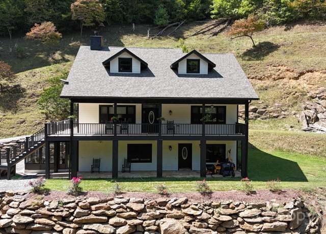 Property at 1438 Pumpkintown Rd, Sylva, NC 28779, 3 beds, 2.5 baths