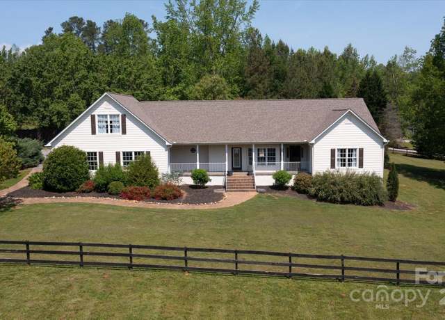 Property at 2409 Golf Course Rd, Columbus, NC 28722, 4 beds, 4 baths