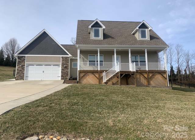 Property at 119 Tryon View Dr, Flat Rock, NC 28731, 3 beds, 2.5 baths
