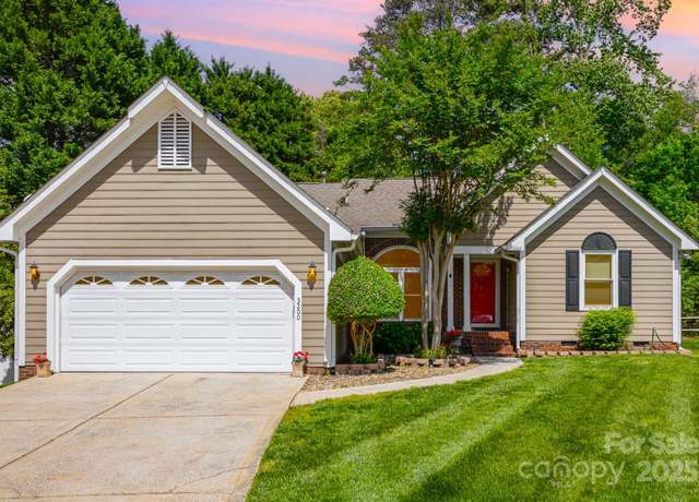 Property at 3200 Tallia Ct, Charlotte, NC 28269, 3 beds, 2 baths