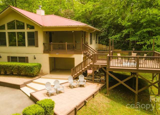 Property at 571 Ivy Ridge Cir, Sylva, NC 28779, 3 beds, 2 baths