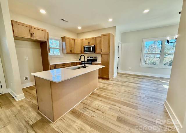Property at 613 Granite Ave, Gastonia, NC 28052, 3 beds, 2.5 baths