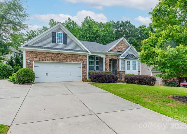 Property at 968 Autumn Glen Ct, Clover, SC 29710, 3 beds, 2.5 baths
