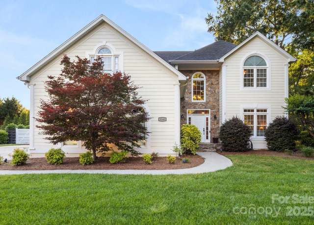 Property at 3340 Blue Jay Pass, Fort Mill, SC 29708, 4 beds, 2.5 baths
