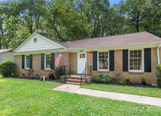 Property at 6215 Cross Creek Ln, Charlotte, NC 28212, 3 beds, 2.5 baths