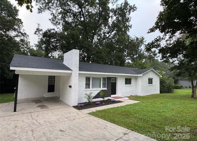 Property at 4008 Tennessee Ave, Charlotte, NC 28216, 3 beds, 2 baths