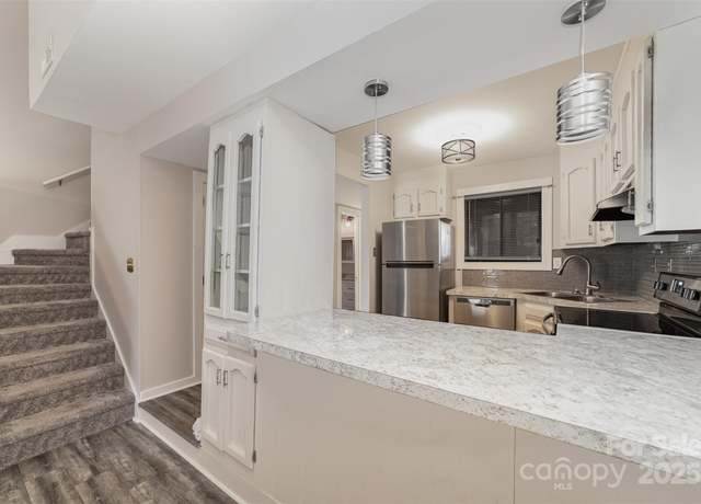 Property at 100 Willow Run Dr #7, Gastonia, NC 28056, 3 beds, 2 baths