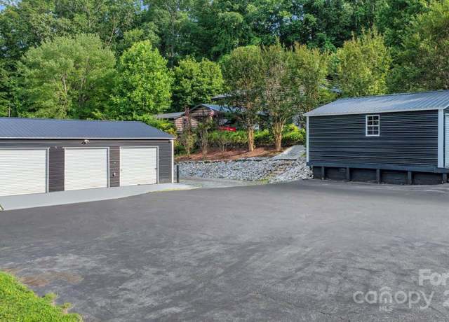 Property at 61 Honeycutt Ln, Nebo, NC 28761, 3 beds, 3 baths