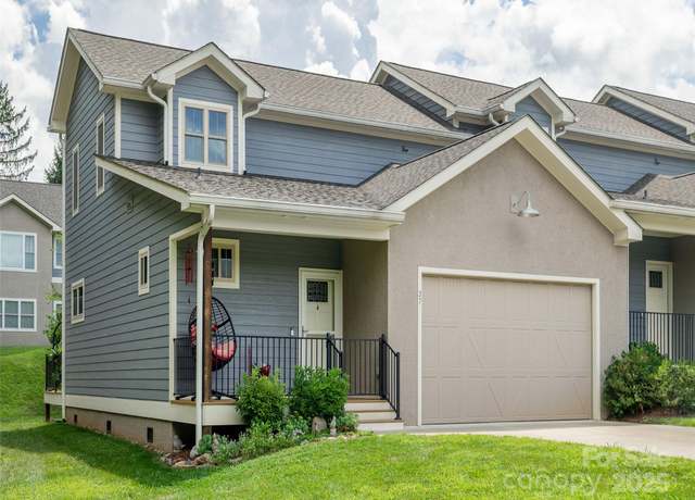 Property at 37 Thornes Ln, Asheville, NC 28805, 3 beds, 2.5 baths
