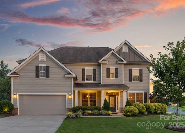 Property at 832 Oak Manor Dr SE, Concord, NC 28025, 5 beds, 4 baths