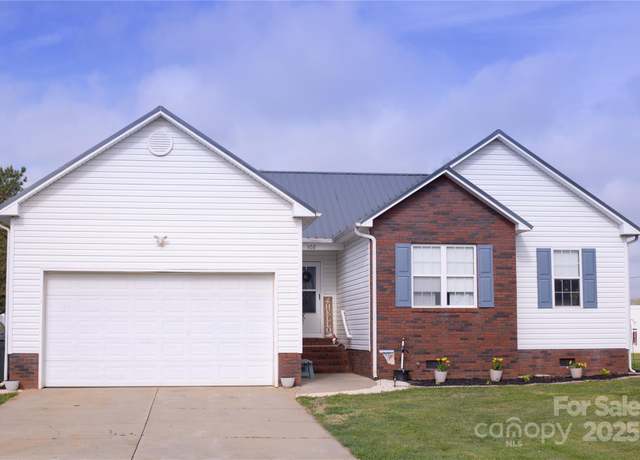 Property at 108 Windrow Ln, Statesville, NC 28625, 3 beds, 2 baths