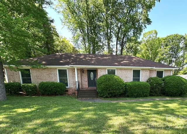 Property at 7431 Idlewild Rd, Charlotte, NC 28212, 3 beds, 2 baths