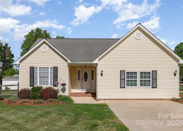 Property at 206 Summey Barker Dr, Dallas, NC 28034, 3 beds, 2 baths