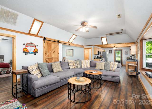 Property at 104 Riddle Cove Rd, Maggie Valley, NC 28751, 3 beds, 3 baths