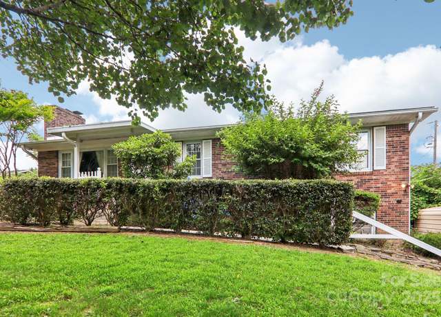 Property at 403 Crest Rd, East Flat Rock, NC 28726, 3 beds, 2.5 baths