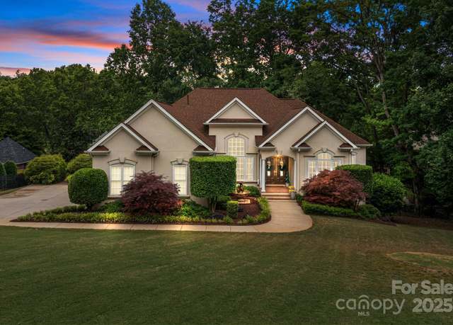Property at 400 Maymont Dr, Cramerton, NC 28032, 4 beds, 2 baths