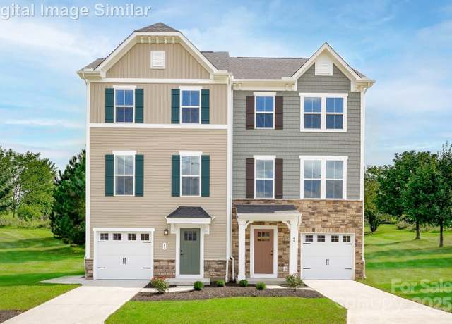 Property at 2342 Nadine Ln, Charlotte, NC 28216, 3 beds, 2.5 baths