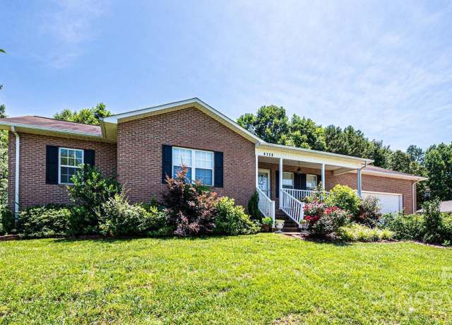 Property at 4128 River Run Cir, Hickory, NC 28602, 3 beds, 2 baths
