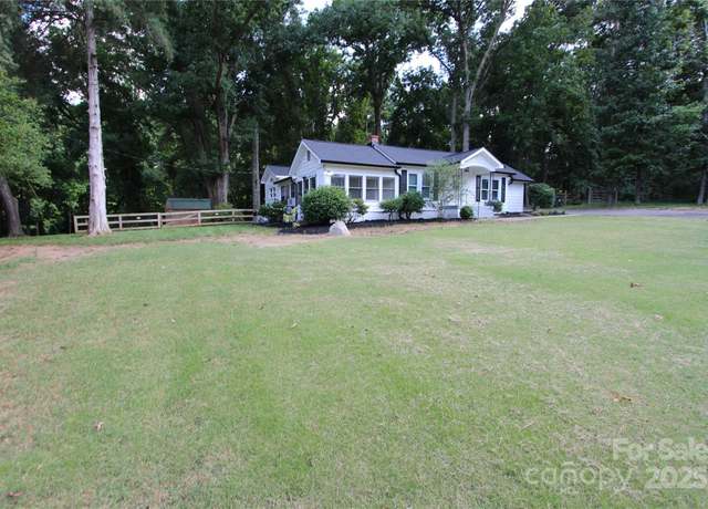 Property at 1257 Reese Roach Rd, Rock Hill, SC 29730, 2 beds, 1.5 baths