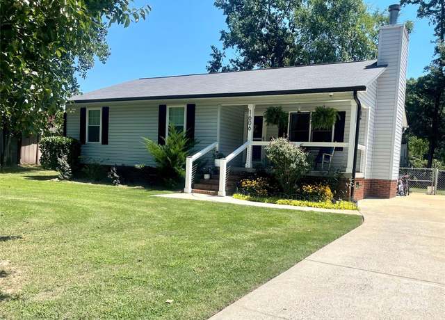 Property at 1606 E Lakewood Dr, Rock Hill, SC 29732, 3 beds, 2 baths