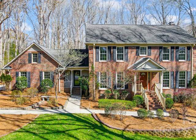 Property at 9951 Providence Forest Ln, Charlotte, NC 28270, 4 beds, 2.5 baths