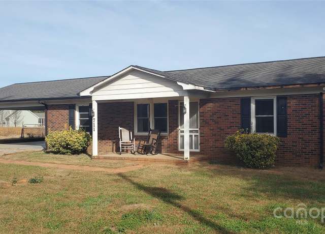 Property at 711 Burtonwood Ln, Lincolnton, NC 28092, 2 beds, 1.5 baths