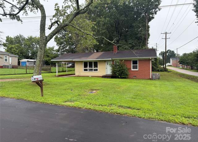 Property at 103 W 18th St, Kannapolis, NC 28081, 2 beds, 1 bath